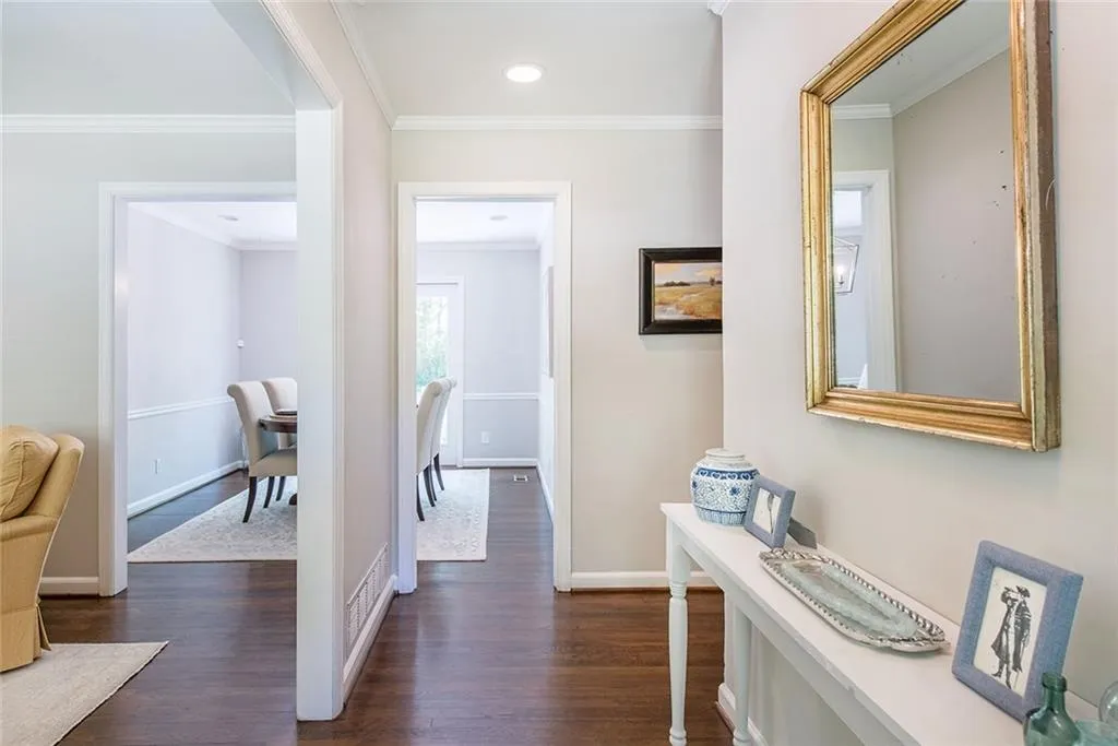 565 Windsor Parkway, Atlanta, Georgia 30342, 3 Bedrooms Bedrooms, ,2 BathroomsBathrooms,Residential,Sold,565 Windsor Parkway,7036609