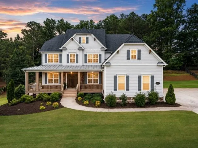 Welcome to Hunter Way at Blue Valley!