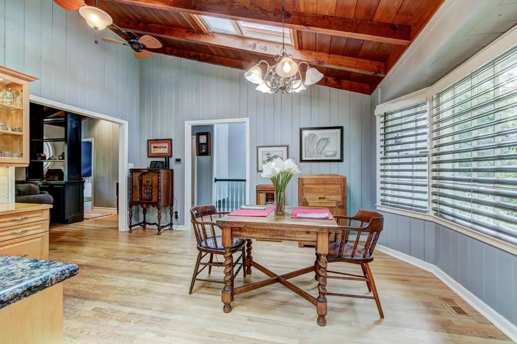 6275 Hunting Creek Road, Sandy Springs, Georgia 30328, 4 Bedrooms Bedrooms, ,3 BathroomsBathrooms,Residential,Sold,6275 Hunting Creek Road,6071610