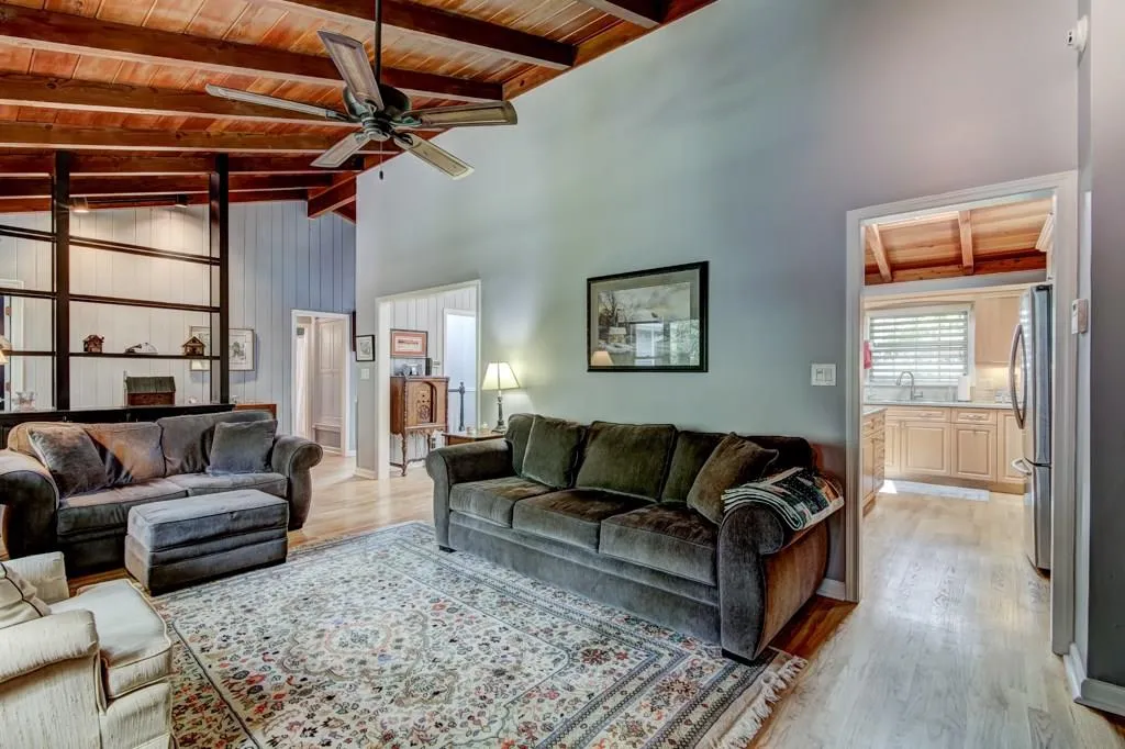 6275 Hunting Creek Road, Sandy Springs, Georgia 30328, 4 Bedrooms Bedrooms, ,3 BathroomsBathrooms,Residential,Sold,6275 Hunting Creek Road,6071610