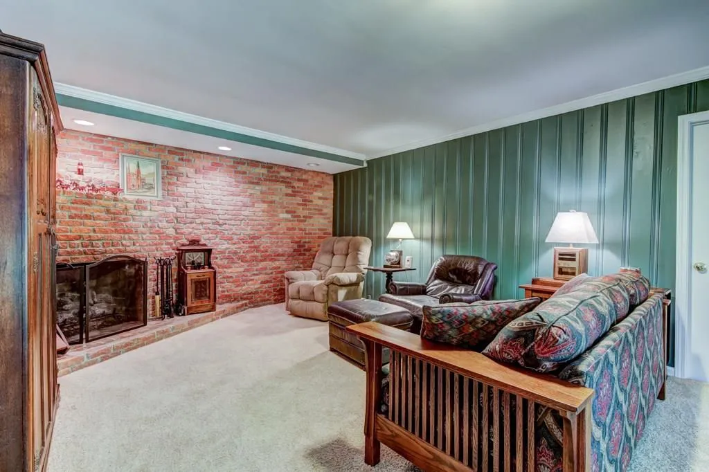 6275 Hunting Creek Road, Sandy Springs, Georgia 30328, 4 Bedrooms Bedrooms, ,3 BathroomsBathrooms,Residential,Sold,6275 Hunting Creek Road,6071610