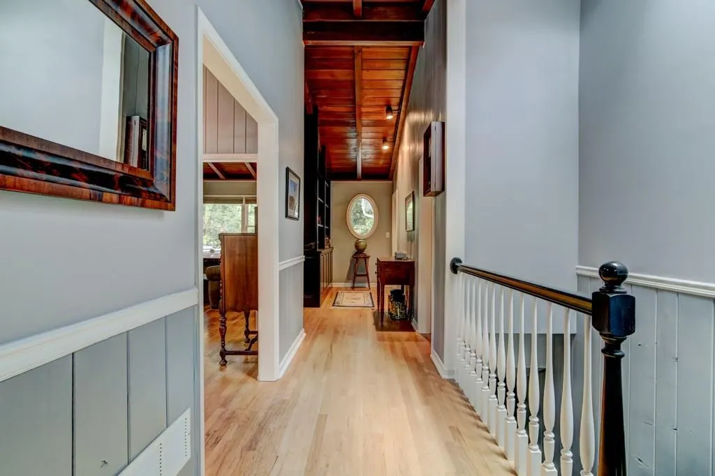 6275 Hunting Creek Road, Sandy Springs, Georgia 30328, 4 Bedrooms Bedrooms, ,3 BathroomsBathrooms,Residential,Sold,6275 Hunting Creek Road,6071610