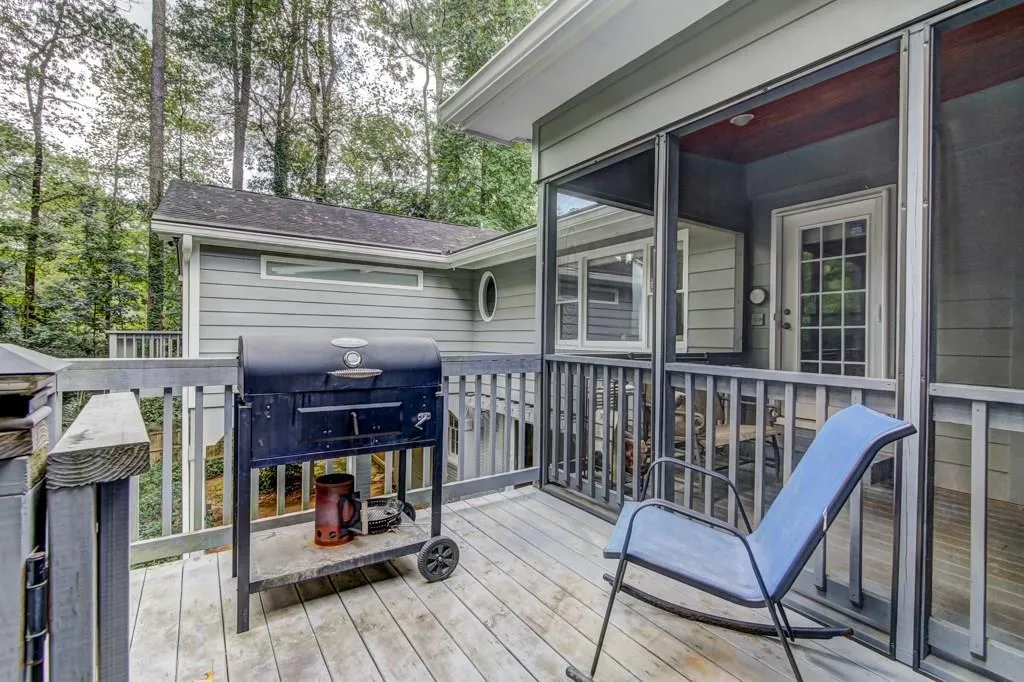 6275 Hunting Creek Road, Sandy Springs, Georgia 30328, 4 Bedrooms Bedrooms, ,3 BathroomsBathrooms,Residential,Sold,6275 Hunting Creek Road,6071610