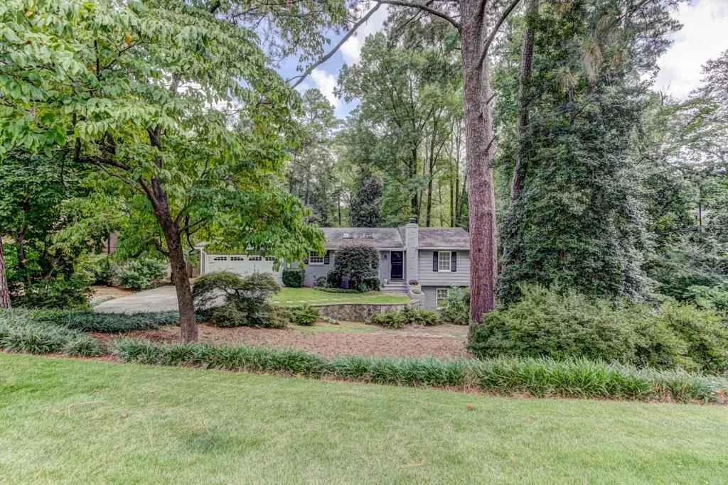 6275 Hunting Creek Road, Sandy Springs, Georgia 30328, 4 Bedrooms Bedrooms, ,3 BathroomsBathrooms,Residential,Sold,6275 Hunting Creek Road,6071610