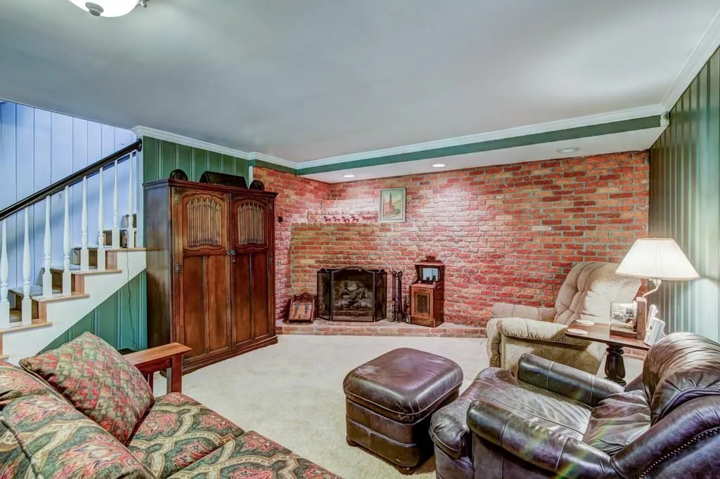 6275 Hunting Creek Road, Sandy Springs, Georgia 30328, 4 Bedrooms Bedrooms, ,3 BathroomsBathrooms,Residential,Sold,6275 Hunting Creek Road,6071610