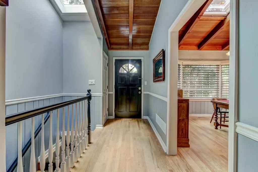 6275 Hunting Creek Road, Sandy Springs, Georgia 30328, 4 Bedrooms Bedrooms, ,3 BathroomsBathrooms,Residential,Sold,6275 Hunting Creek Road,6071610