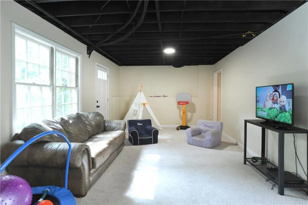 300 Rivoli Circle, Atlanta, Georgia 30342, 4 Bedrooms Bedrooms, ,3 BathroomsBathrooms,Residential,Sold,300 Rivoli Circle,6552493