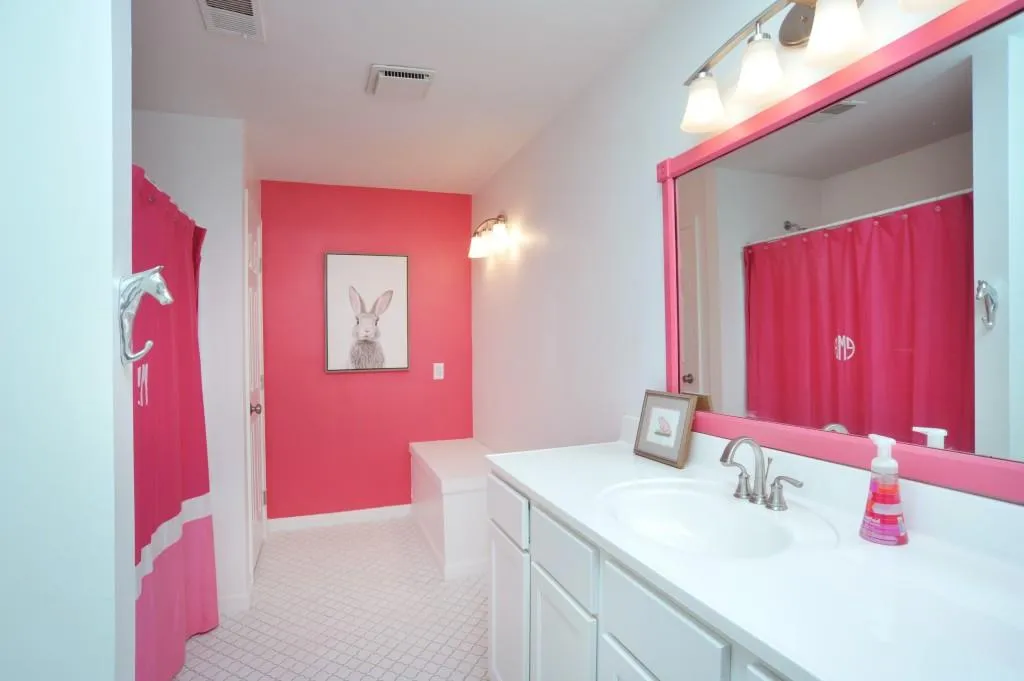300 Rivoli Circle, Atlanta, Georgia 30342, 4 Bedrooms Bedrooms, ,3 BathroomsBathrooms,Residential,Sold,300 Rivoli Circle,6552493