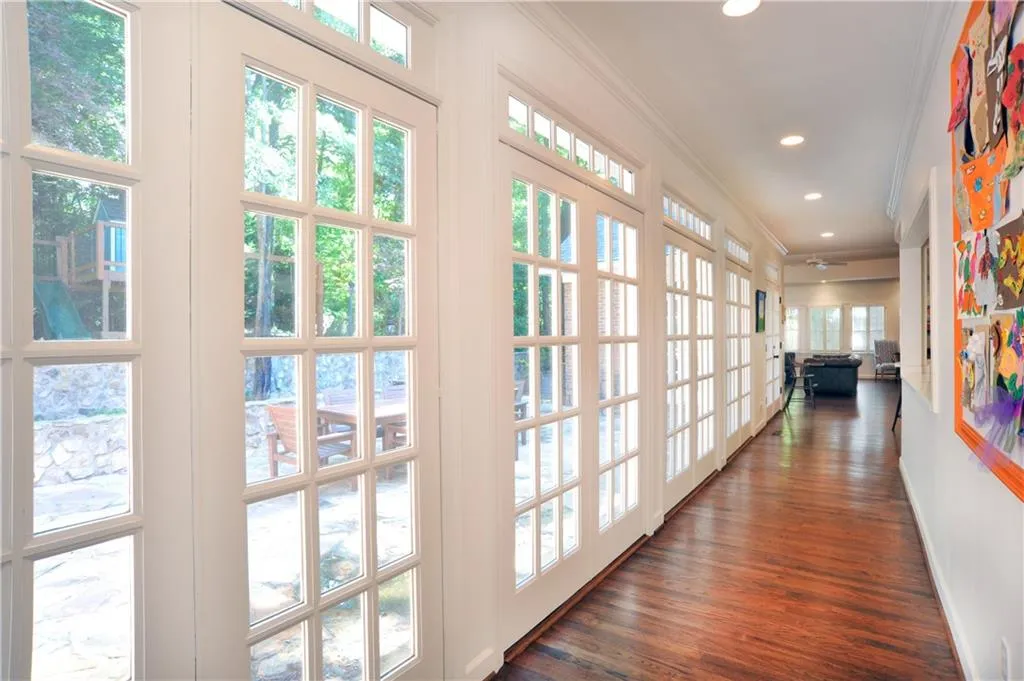 300 Rivoli Circle, Atlanta, Georgia 30342, 4 Bedrooms Bedrooms, ,3 BathroomsBathrooms,Residential,Sold,300 Rivoli Circle,6552493