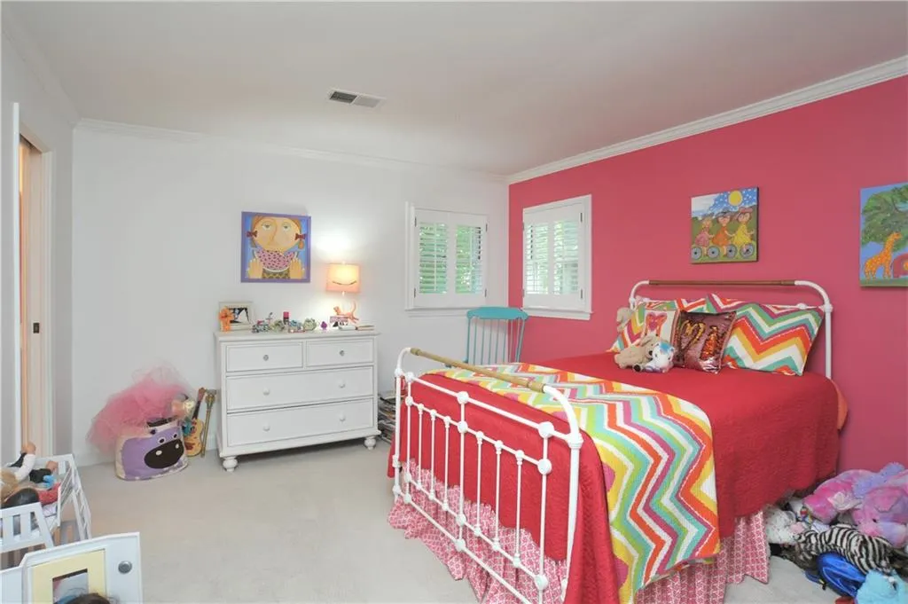 300 Rivoli Circle, Atlanta, Georgia 30342, 4 Bedrooms Bedrooms, ,3 BathroomsBathrooms,Residential,Sold,300 Rivoli Circle,6552493
