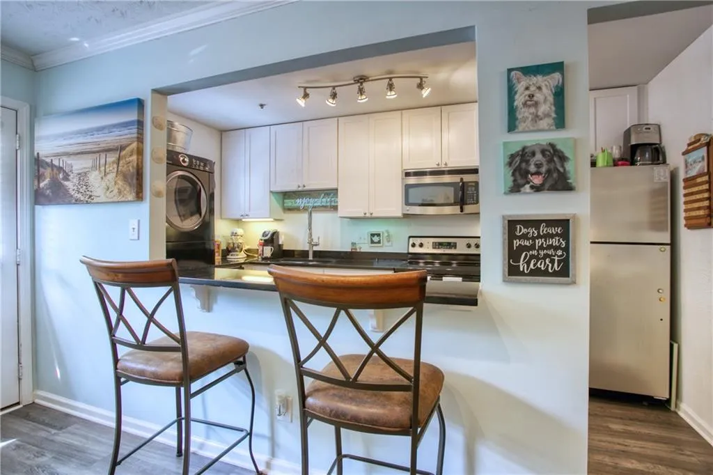 145 N River Drive Unit C, Sandy Springs, Georgia 30350, 2 Bedrooms Bedrooms, ,2 BathroomsBathrooms,Residential,Sold,145 N River Drive Unit C,6876153