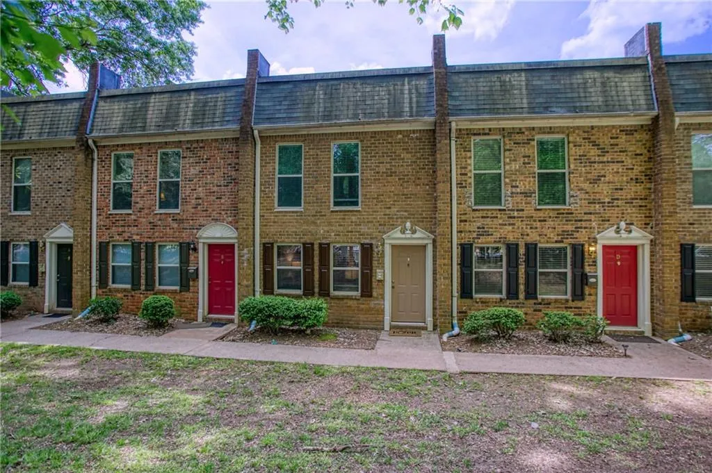 145 N River Drive Unit C, Sandy Springs, Georgia 30350, 2 Bedrooms Bedrooms, ,2 BathroomsBathrooms,Residential,Sold,145 N River Drive Unit C,6876153