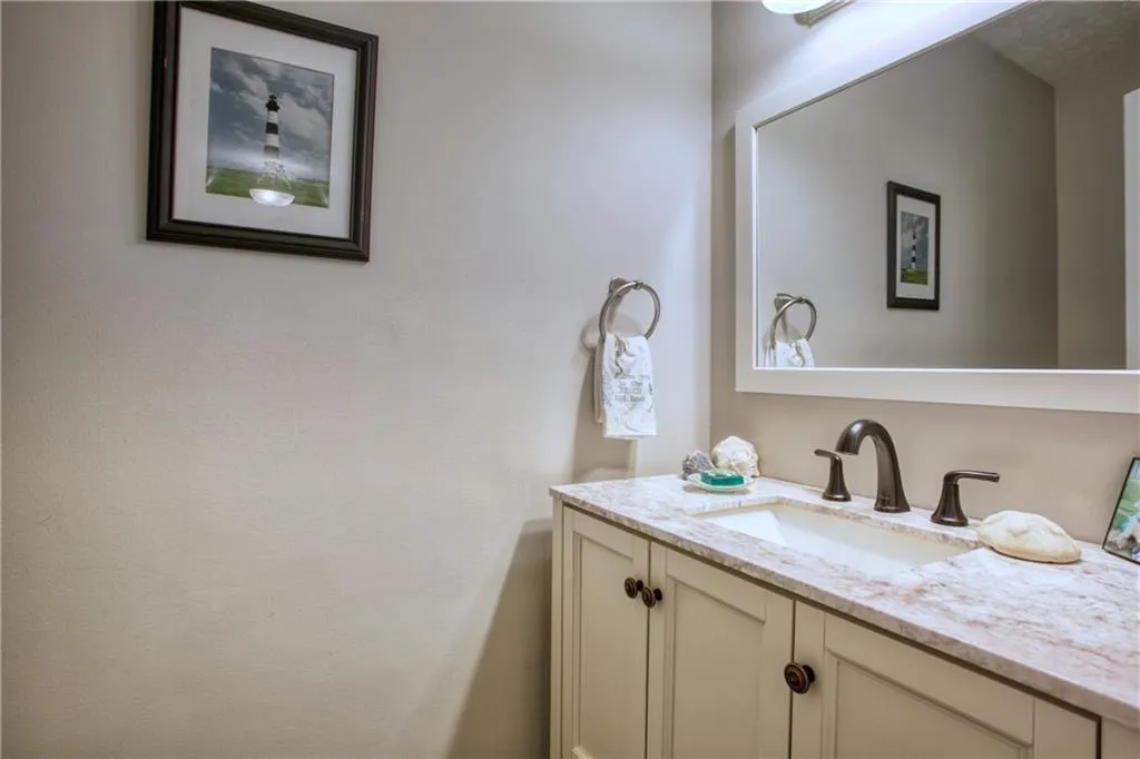 145 N River Drive Unit C, Sandy Springs, Georgia 30350, 2 Bedrooms Bedrooms, ,2 BathroomsBathrooms,Residential,Sold,145 N River Drive Unit C,6876153