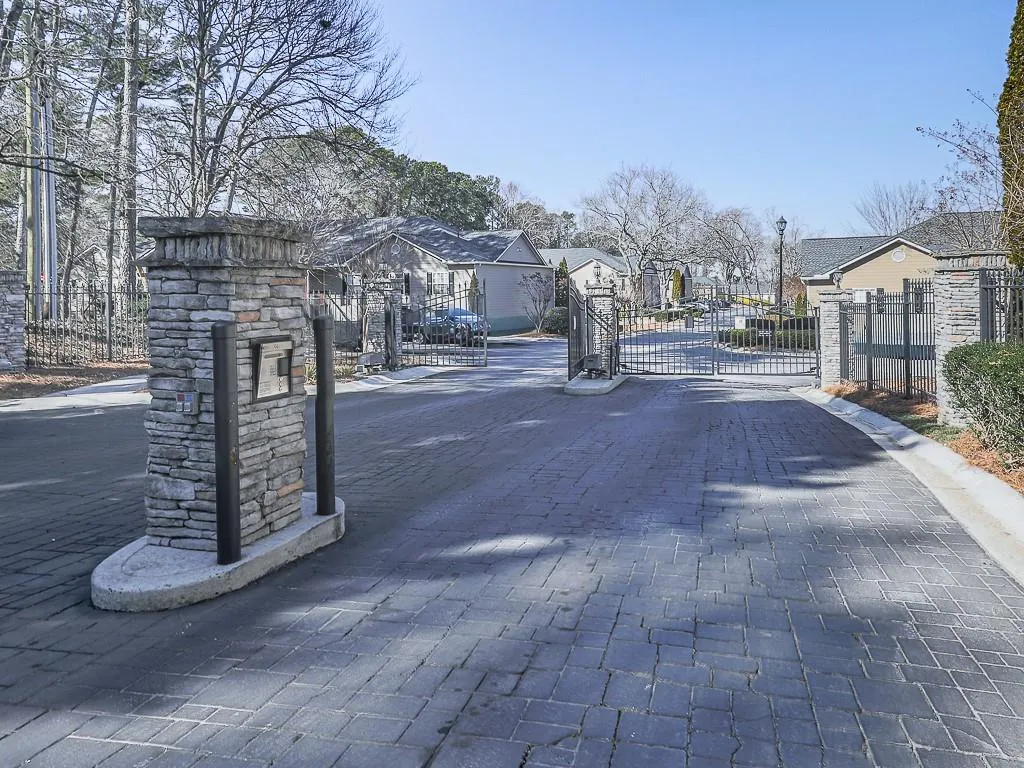 1708 Brighton Point, Atlanta, Georgia 30328, 3 Bedrooms Bedrooms, ,2 BathroomsBathrooms,Residential,For Sale,1708 Brighton Point,7719172