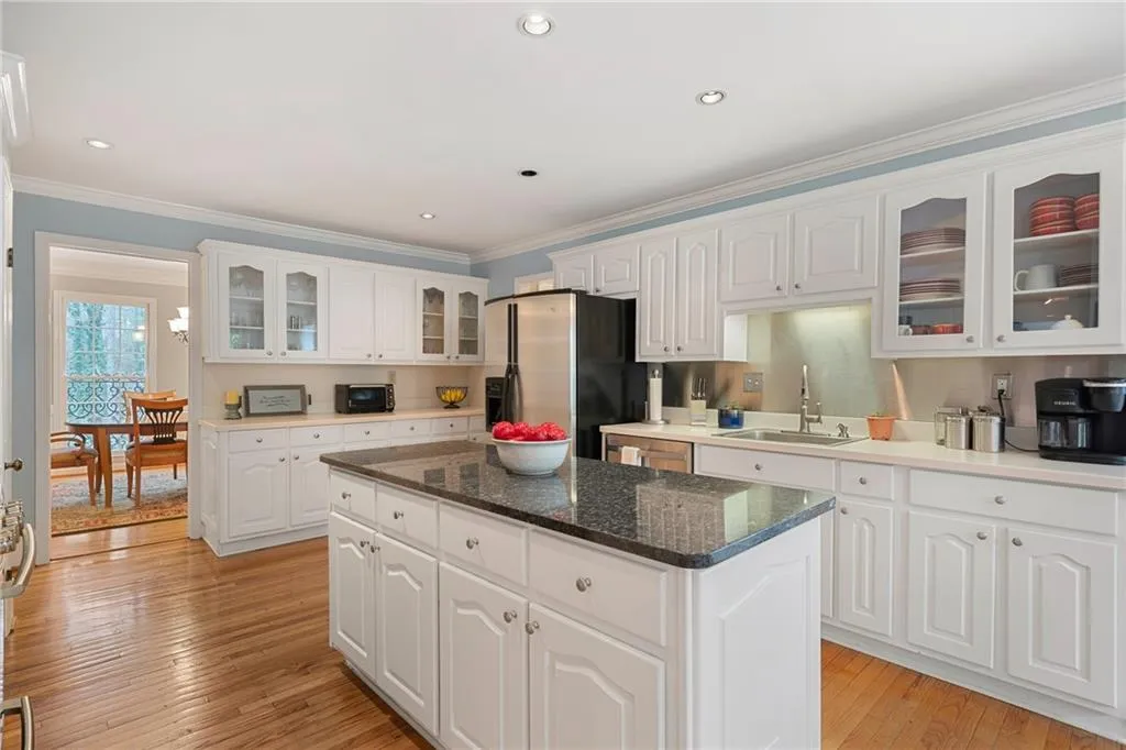 7297 Riverside Drive, Sandy Springs, Georgia 30328, 4 Bedrooms Bedrooms, ,4 BathroomsBathrooms,Residential,Sold,7297 Riverside Drive,6695638 7297 Riverside Drive, Sandy Springs, Georgia 30328, 4 Bedrooms Bedrooms, ,4 BathroomsBathrooms,Residential,Sold,7297 Riverside Drive,6695638