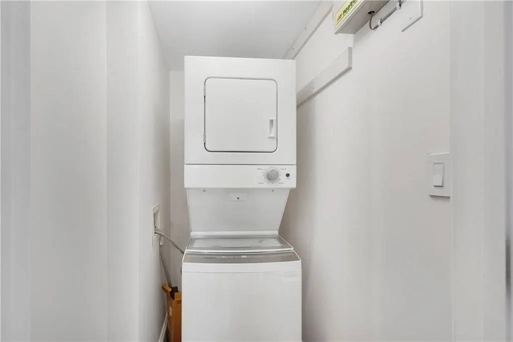 25 Sheridan Drive Ne Unit 5, Atlanta, Georgia 30305, 1 Bedroom Bedrooms, ,1 BathroomBathrooms,Residential,For Sale,25 Sheridan Drive Ne Unit 5,7659216
