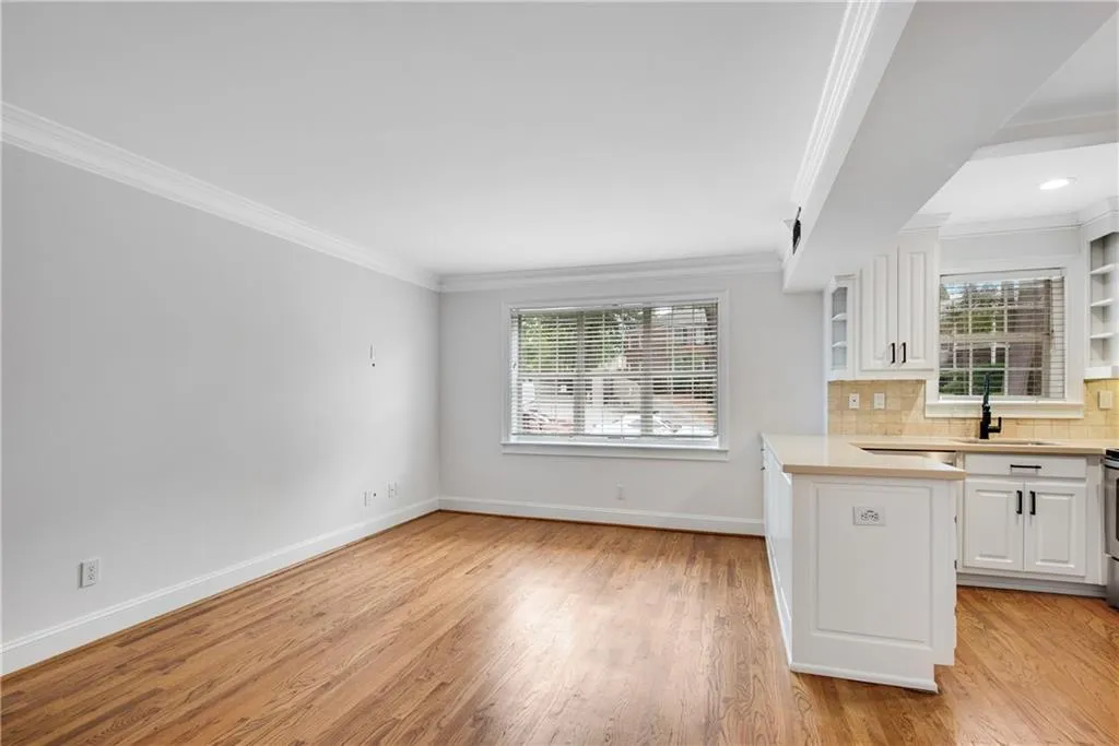 25 Sheridan Drive Ne Unit 5, Atlanta, Georgia 30305, 1 Bedroom Bedrooms, ,1 BathroomBathrooms,Residential,For Sale,25 Sheridan Drive Ne Unit 5,7659216