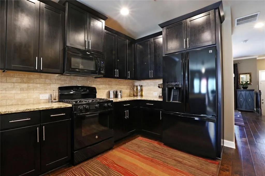 7585 Highland Bluff, Atlanta, Georgia 30328, 3 Bedrooms Bedrooms, ,3 BathroomsBathrooms,Residential,Sold,7585 Highland Bluff,5604770