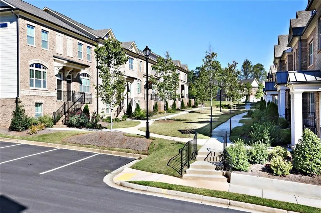 7585 Highland Bluff, Atlanta, Georgia 30328, 3 Bedrooms Bedrooms, ,3 BathroomsBathrooms,Residential,Sold,7585 Highland Bluff,5604770