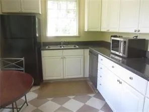 6900 Roswell Road Unit C4, Atlanta, Georgia 30328, 2 Bedrooms Bedrooms, ,2 BathroomsBathrooms,Residential,Sold,6900 Roswell Road Unit C4,7158550
