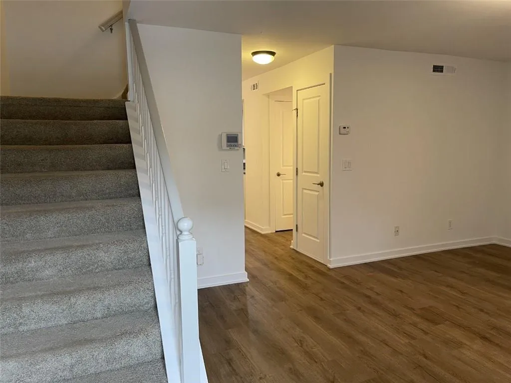 6900 Roswell Road Unit C4, Atlanta, Georgia 30328, 2 Bedrooms Bedrooms, ,2 BathroomsBathrooms,Residential,Sold,6900 Roswell Road Unit C4,7158550