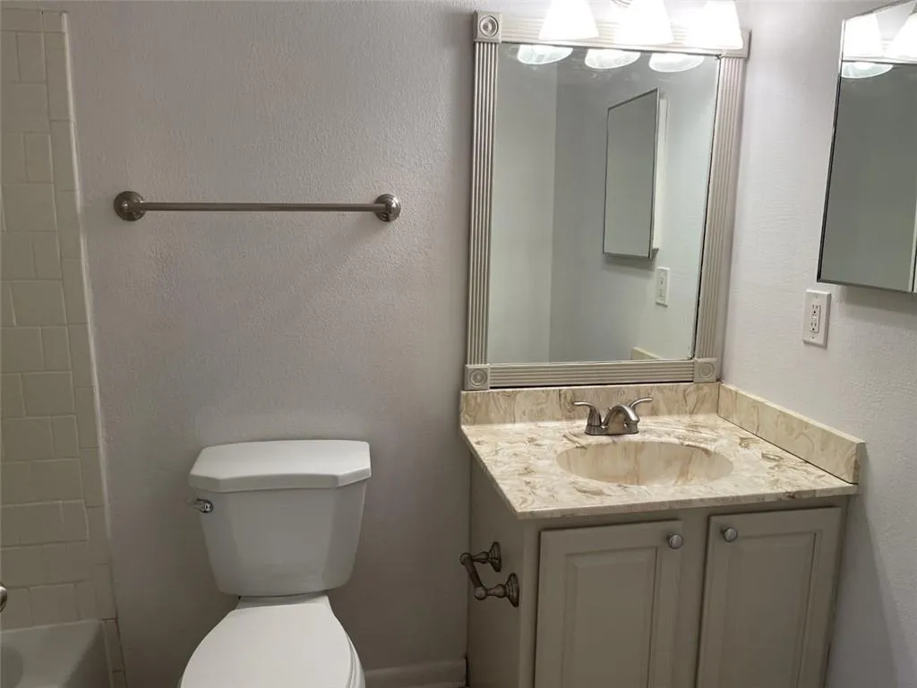 6900 Roswell Road Unit C4, Atlanta, Georgia 30328, 2 Bedrooms Bedrooms, ,2 BathroomsBathrooms,Residential,Sold,6900 Roswell Road Unit C4,7158550