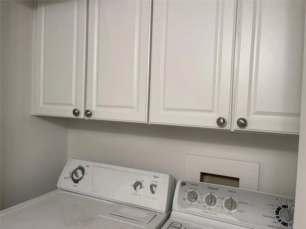 6900 Roswell Road Unit C4, Atlanta, Georgia 30328, 2 Bedrooms Bedrooms, ,2 BathroomsBathrooms,Residential,Sold,6900 Roswell Road Unit C4,7158550