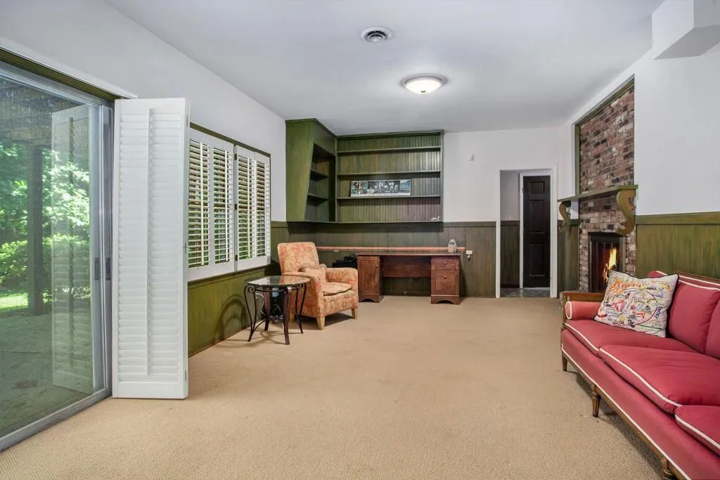 6520 Wright Circle, Sandy Springs, Georgia 30328, 4 Bedrooms Bedrooms, ,3 BathroomsBathrooms,Residential,Sold,6520 Wright Circle,7071394