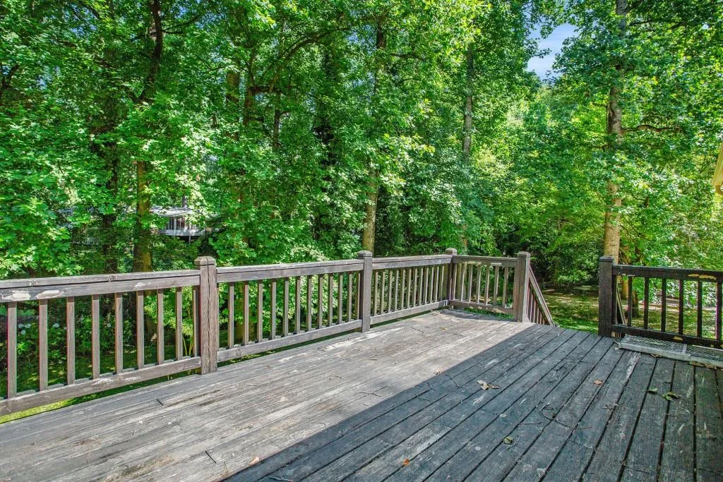 6520 Wright Circle, Sandy Springs, Georgia 30328, 4 Bedrooms Bedrooms, ,3 BathroomsBathrooms,Residential,Sold,6520 Wright Circle,7071394