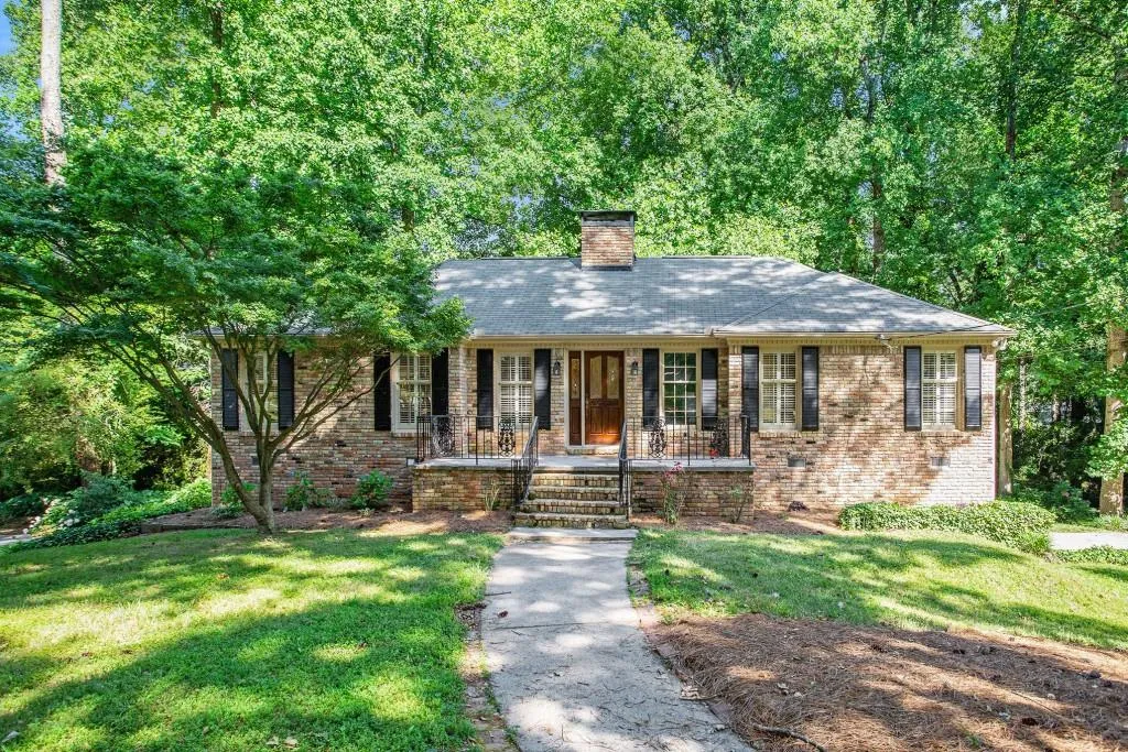 6520 Wright Circle, Sandy Springs, Georgia 30328, 4 Bedrooms Bedrooms, ,3 BathroomsBathrooms,Residential,Sold,6520 Wright Circle,7071394