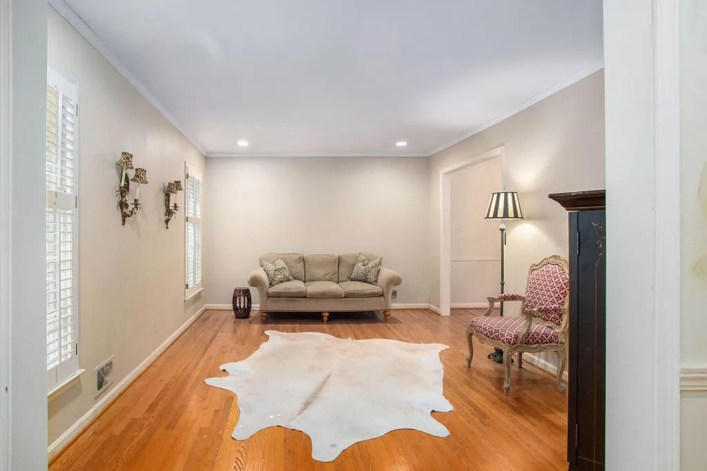 6520 Wright Circle, Sandy Springs, Georgia 30328, 4 Bedrooms Bedrooms, ,3 BathroomsBathrooms,Residential,Sold,6520 Wright Circle,7071394