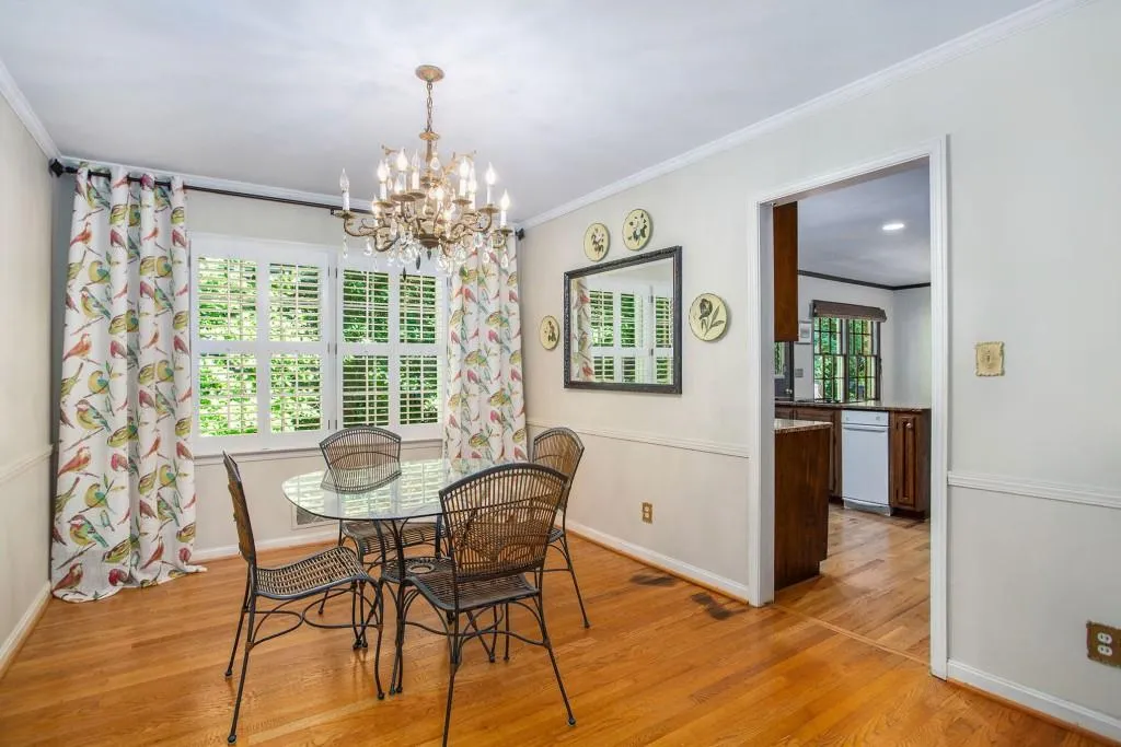 6520 Wright Circle, Sandy Springs, Georgia 30328, 4 Bedrooms Bedrooms, ,3 BathroomsBathrooms,Residential,Sold,6520 Wright Circle,7071394