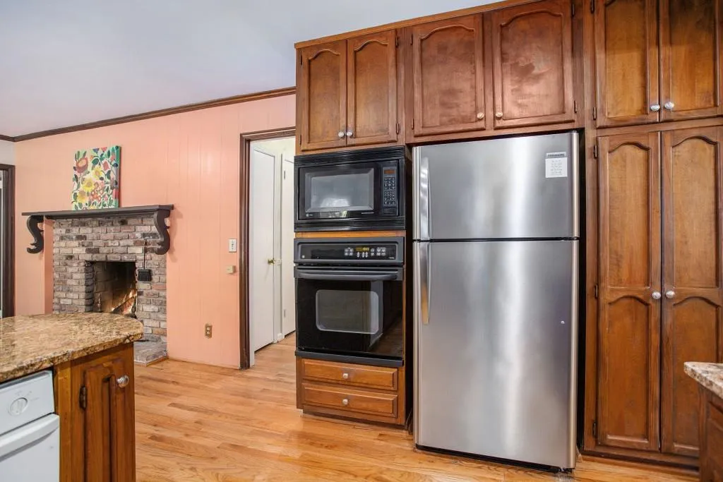 6520 Wright Circle, Sandy Springs, Georgia 30328, 4 Bedrooms Bedrooms, ,3 BathroomsBathrooms,Residential,Sold,6520 Wright Circle,7071394