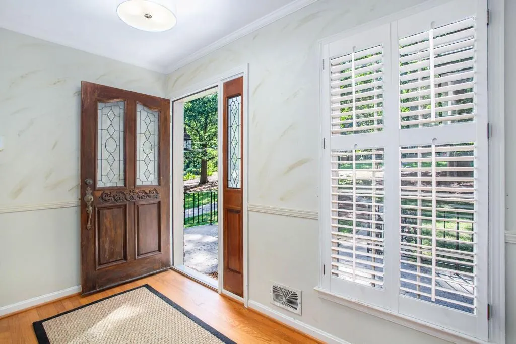 6520 Wright Circle, Sandy Springs, Georgia 30328, 4 Bedrooms Bedrooms, ,3 BathroomsBathrooms,Residential,Sold,6520 Wright Circle,7071394