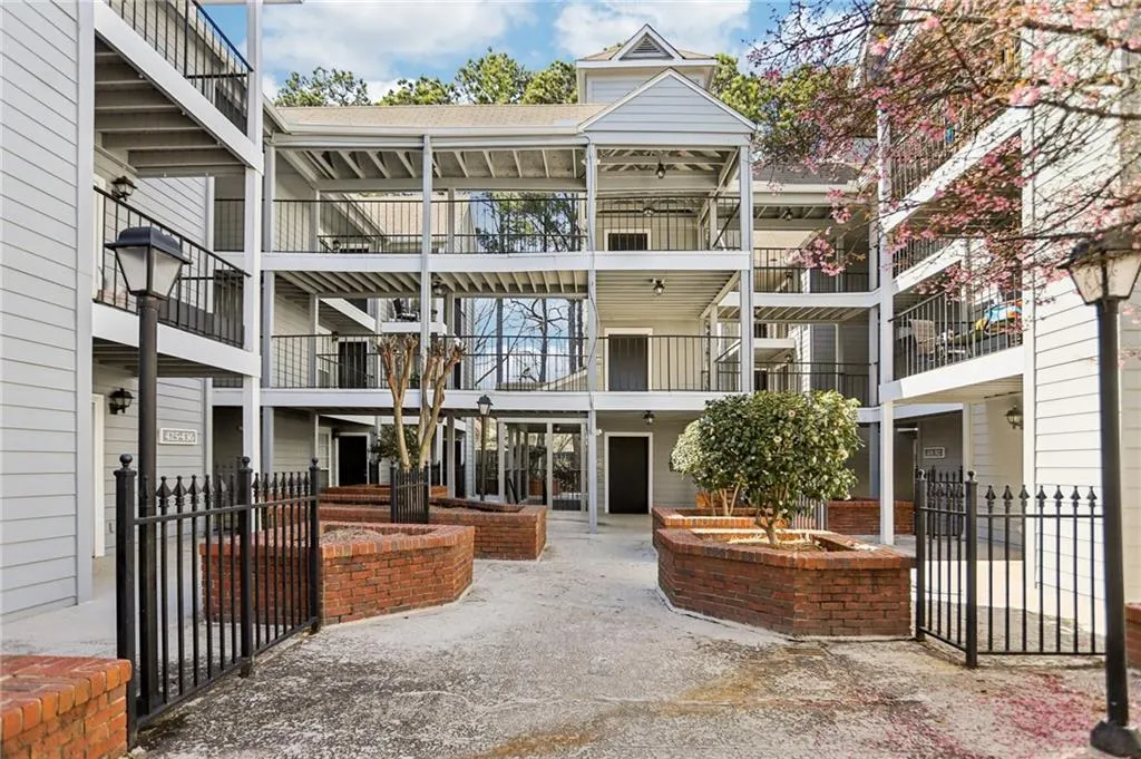 307 Granville Court Unit 307, Atlanta, Georgia 30328, 1 Bedroom Bedrooms, ,1 BathroomBathrooms,Residential,For Sale,307 Granville Court Unit 307,7725183