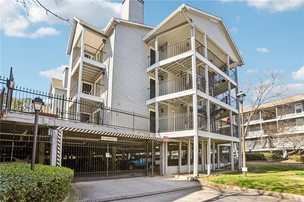 307 Granville Court Unit 307, Atlanta, Georgia 30328, 1 Bedroom Bedrooms, ,1 BathroomBathrooms,Residential,For Sale,307 Granville Court Unit 307,7725183