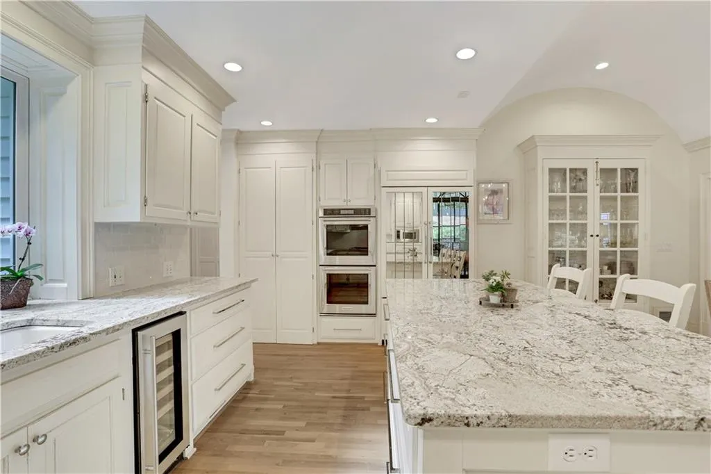 2562 Red Valley Road, Atlanta, Georgia 30305, 5 Bedrooms Bedrooms, ,4 BathroomsBathrooms,Residential,For Sale,2562 Red Valley Road,7559497