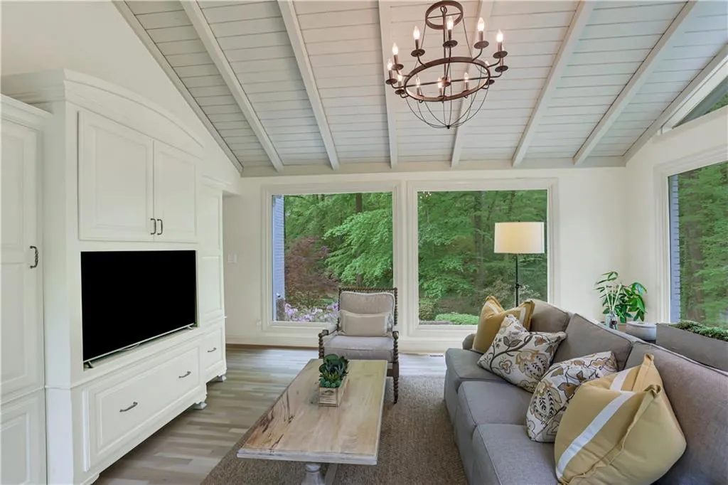 2562 Red Valley Road, Atlanta, Georgia 30305, 5 Bedrooms Bedrooms, ,4 BathroomsBathrooms,Residential,For Sale,2562 Red Valley Road,7559497
