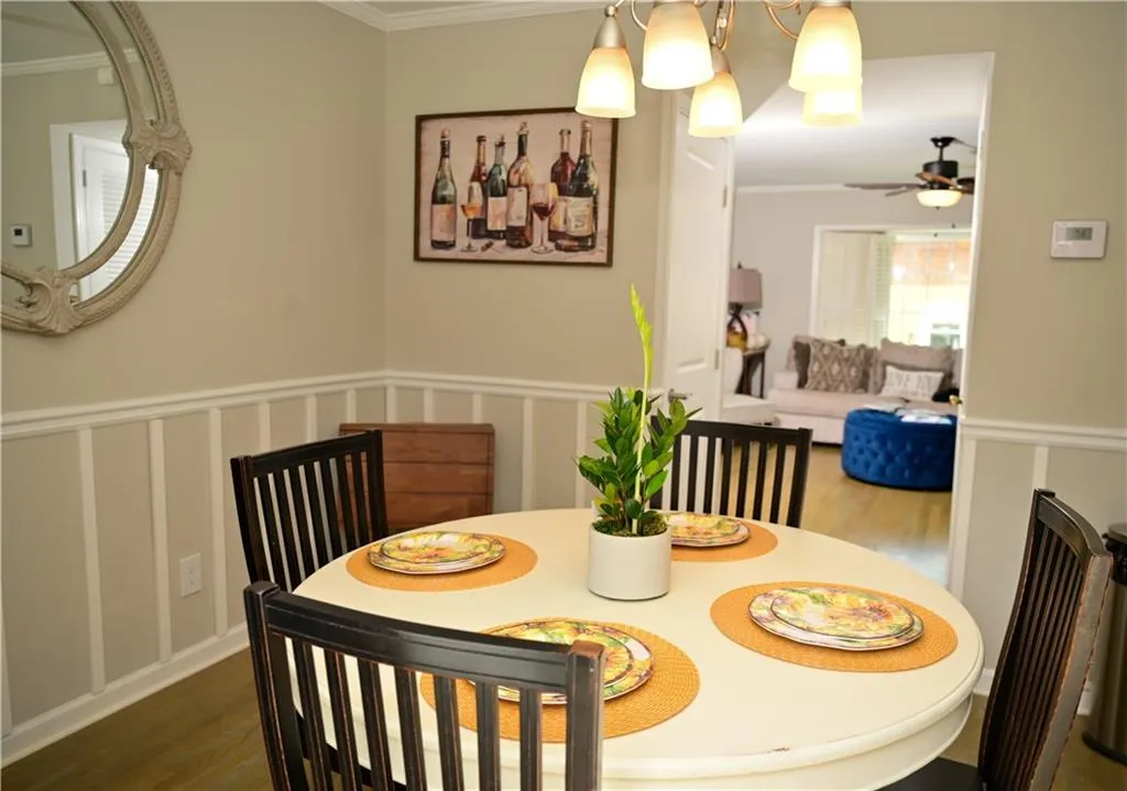 6520 Roswell Road Unit 104, Atlanta, Georgia 30328, 2 Bedrooms Bedrooms, ,1 BathroomBathrooms,Residential,Sold,6520 Roswell Road Unit 104,7215307