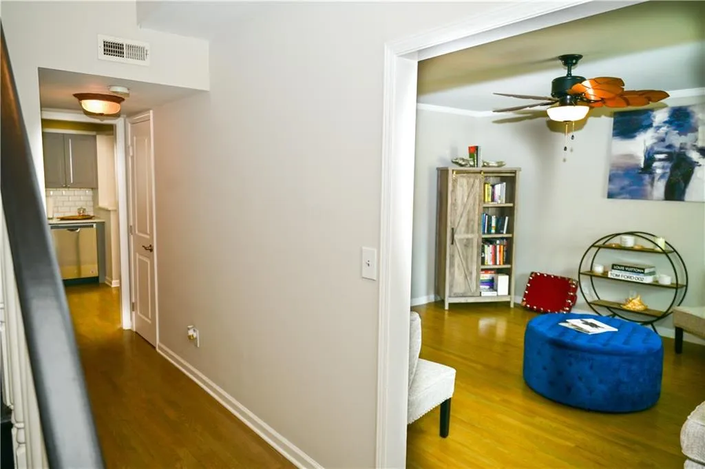 6520 Roswell Road Unit 104, Atlanta, Georgia 30328, 2 Bedrooms Bedrooms, ,1 BathroomBathrooms,Residential,Sold,6520 Roswell Road Unit 104,7215307