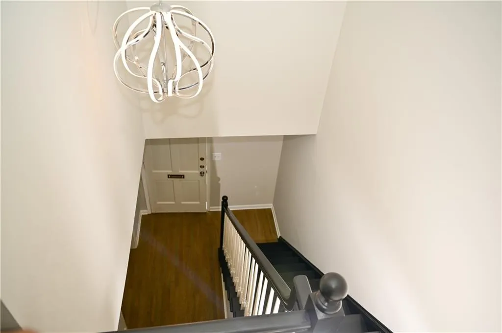 6520 Roswell Road Unit 104, Atlanta, Georgia 30328, 2 Bedrooms Bedrooms, ,1 BathroomBathrooms,Residential,Sold,6520 Roswell Road Unit 104,7215307