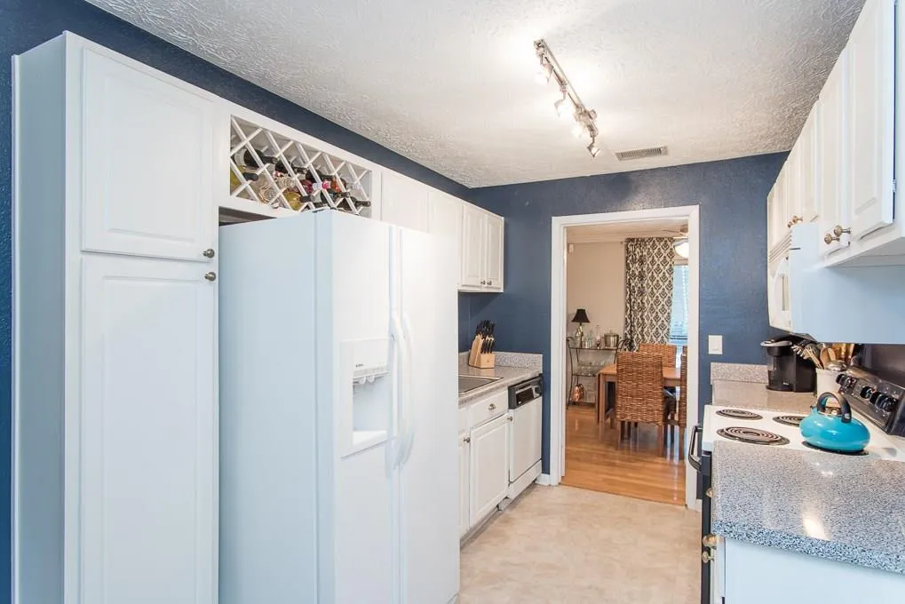 5135 Roswell Road Unit 3/35, Atlanta, Georgia 30342, 2 Bedrooms Bedrooms, ,2 BathroomsBathrooms,Residential,Sold,5135 Roswell Road Unit 3/35,5907259