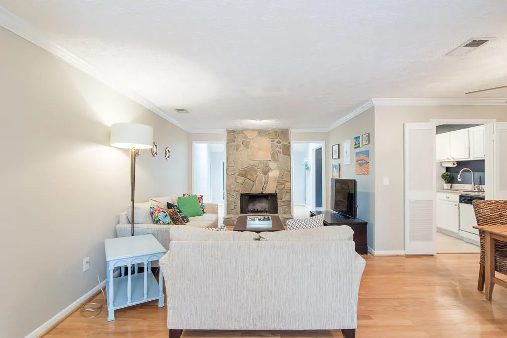 5135 Roswell Road Unit 3/35, Atlanta, Georgia 30342, 2 Bedrooms Bedrooms, ,2 BathroomsBathrooms,Residential,Sold,5135 Roswell Road Unit 3/35,5907259