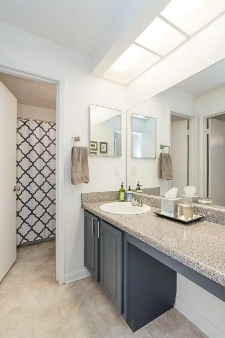 5135 Roswell Road Unit 3/35, Atlanta, Georgia 30342, 2 Bedrooms Bedrooms, ,2 BathroomsBathrooms,Residential,Sold,5135 Roswell Road Unit 3/35,5907259