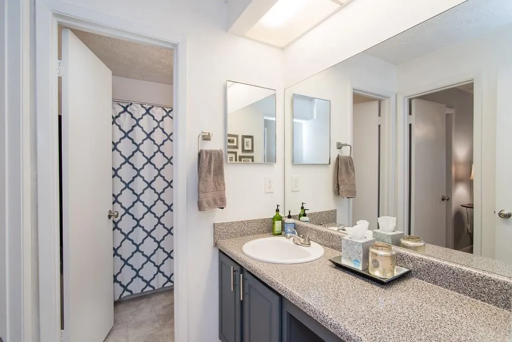 5135 Roswell Road Unit 3/35, Atlanta, Georgia 30342, 2 Bedrooms Bedrooms, ,2 BathroomsBathrooms,Residential,Sold,5135 Roswell Road Unit 3/35,5907259
