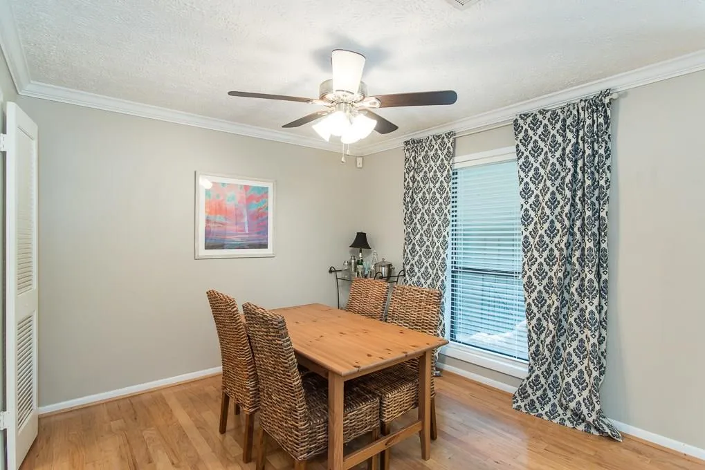 5135 Roswell Road Unit 3/35, Atlanta, Georgia 30342, 2 Bedrooms Bedrooms, ,2 BathroomsBathrooms,Residential,Sold,5135 Roswell Road Unit 3/35,5907259