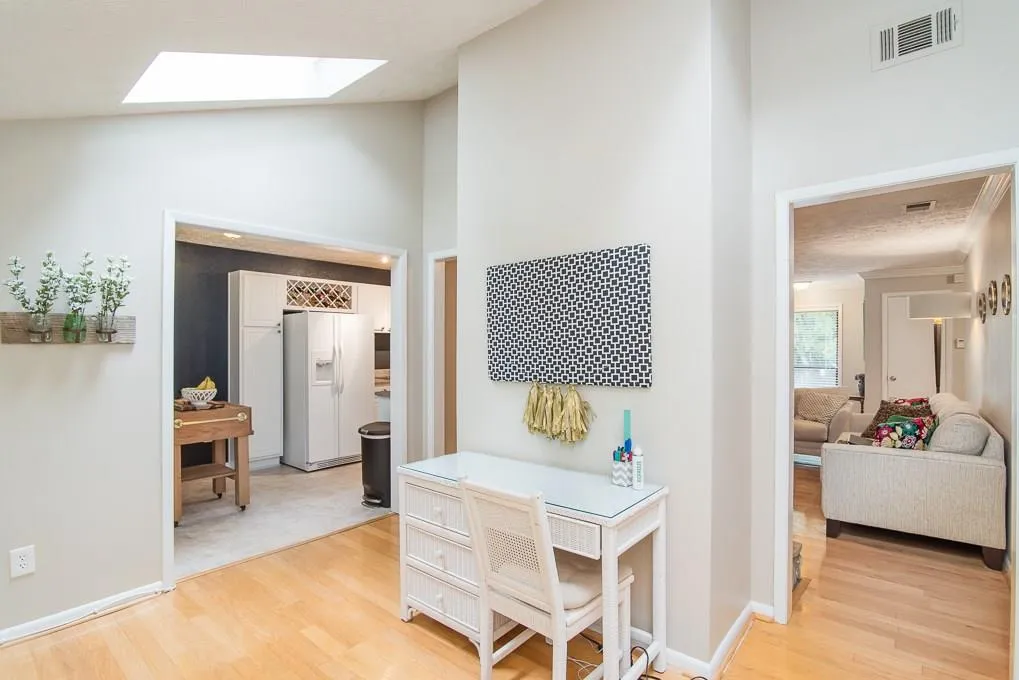 5135 Roswell Road Unit 3/35, Atlanta, Georgia 30342, 2 Bedrooms Bedrooms, ,2 BathroomsBathrooms,Residential,Sold,5135 Roswell Road Unit 3/35,5907259