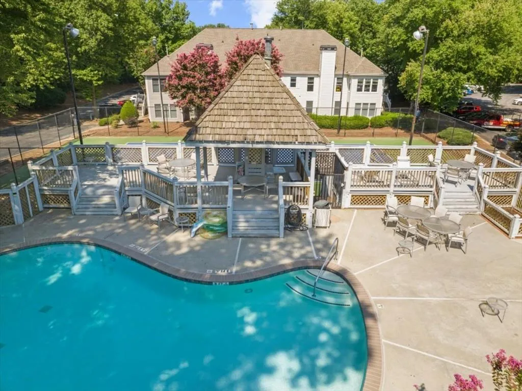 704 Hollyfax Circle, Sandy Springs, Georgia 30328, 1 Bedroom Bedrooms, ,1 BathroomBathrooms,Residential,Sold,704 Hollyfax Circle,7431540