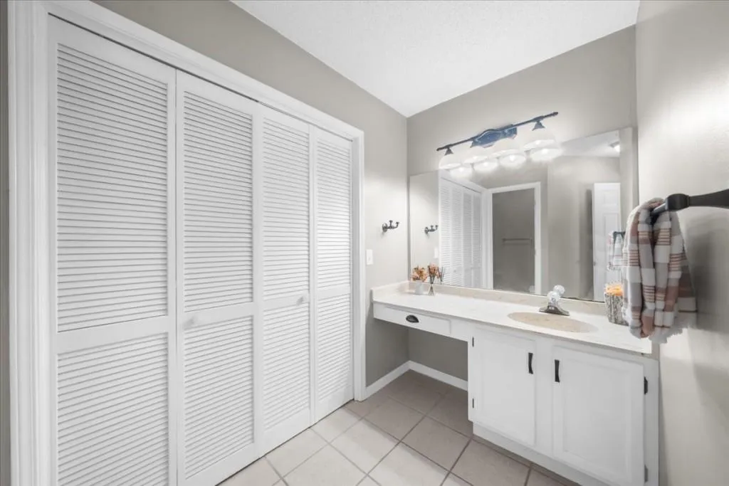 704 Hollyfax Circle, Sandy Springs, Georgia 30328, 1 Bedroom Bedrooms, ,1 BathroomBathrooms,Residential,Sold,704 Hollyfax Circle,7431540