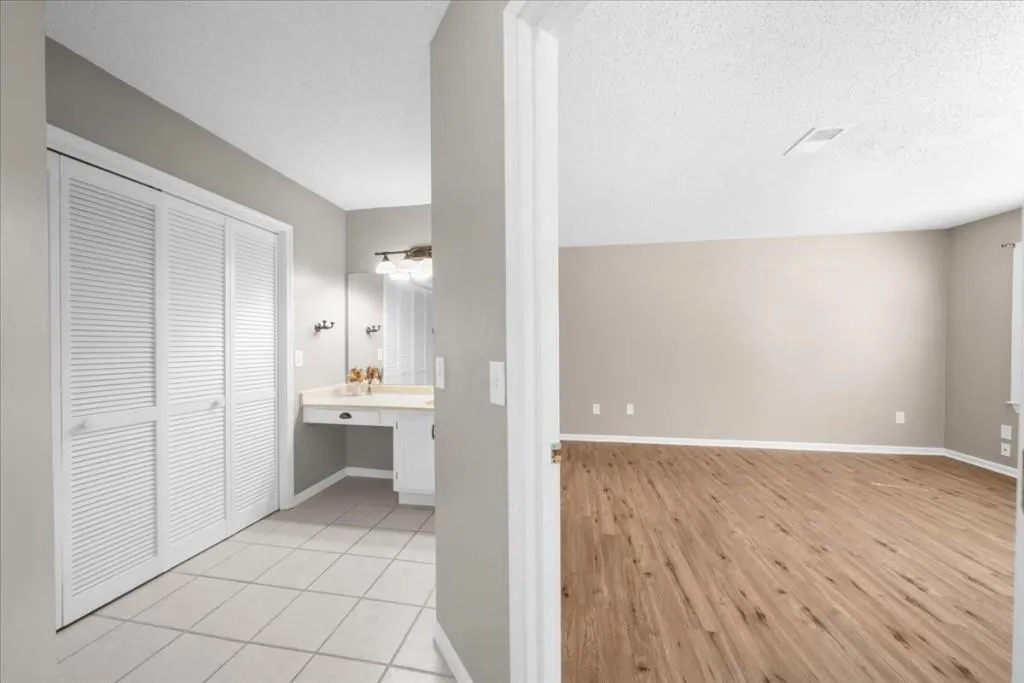 704 Hollyfax Circle, Sandy Springs, Georgia 30328, 1 Bedroom Bedrooms, ,1 BathroomBathrooms,Residential,Sold,704 Hollyfax Circle,7431540